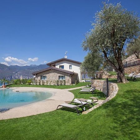 Villa Divina - Apt Icona Con Piscina E Vista Lago Castelletto Di Brenzone Exterior photo